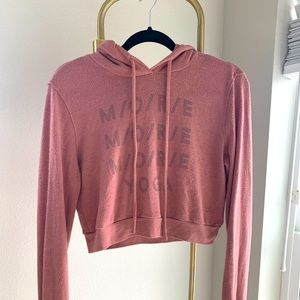 Alo Yoga soft fabric light pullover